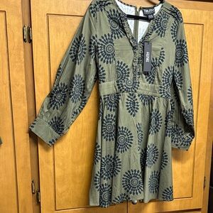 Truth Dark Green Sunburst Pattern Dress